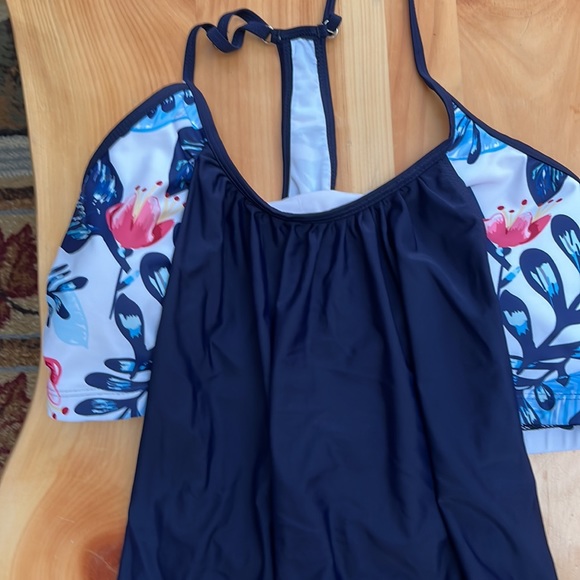 Race back bathing suit set. Top and two matching bottoms. - Picture 2 of 6